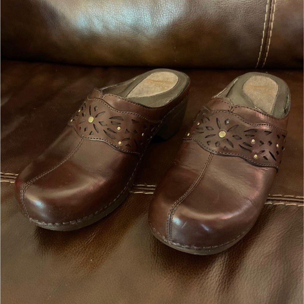 Dansko leather slipon clogs size 8.5 /39